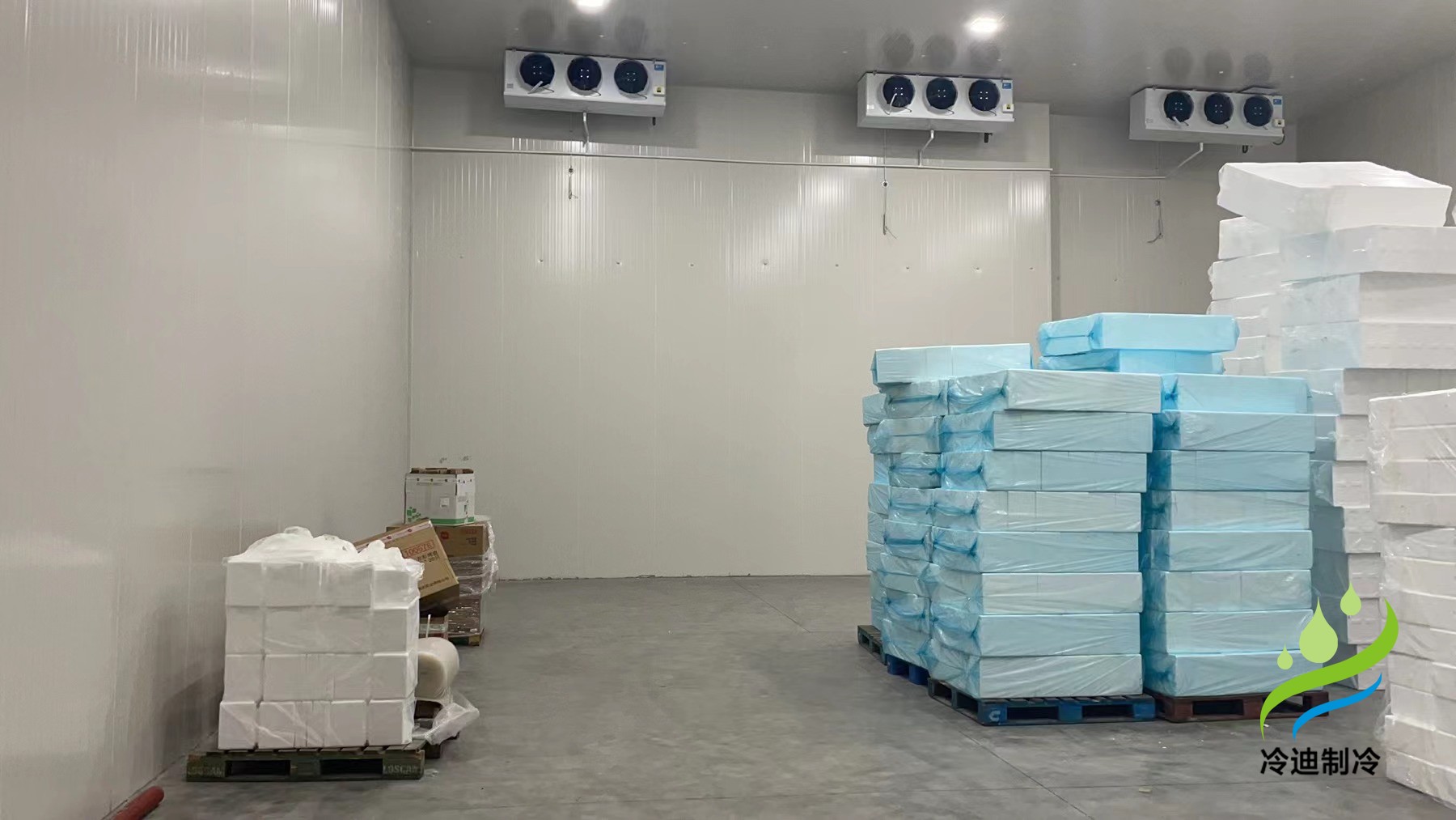 安装一个200平冰袋低温冷冻库建造大约需要多少钱?